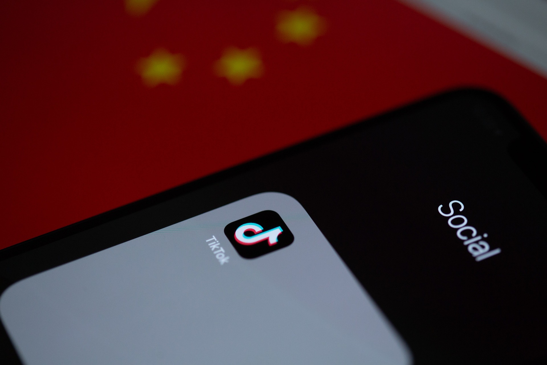 TikTok: Understanding the Confusion Between Ownership, Data Security Investigations, and Platform Bans